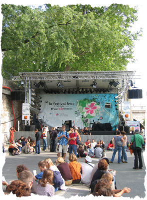 La sc�ne du festival Fnac ind�tendances 2006